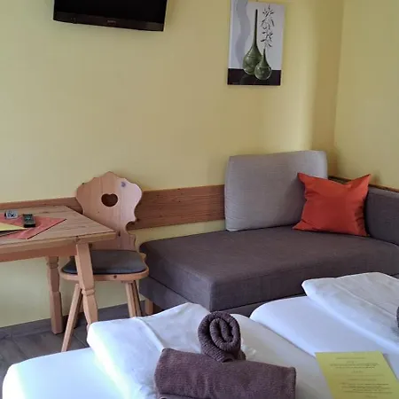 Gaestehaus Steger ゲストハウス カプルーン